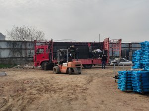 金用护栏2023年3月28日锌钢飘窗栏杆装车发货！