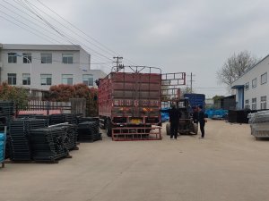 金用护栏2023年3月31日锌钢楼梯栏杆装车发货！