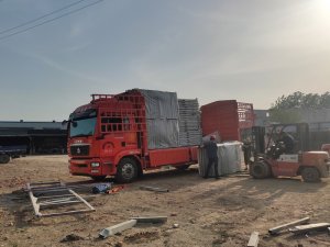 金用护栏2023年4月17日锌钢阳台护窗栏杆装车发货！