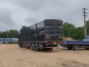 金用护栏2023年4月21日锌钢阳台护栏装车发货！