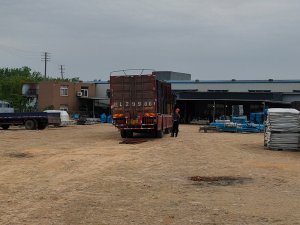 金用护栏2023年4月22日锌钢护窗栏杆装车发货！