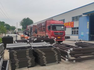 金用护栏2023年5月16日锌钢百叶窗装车发货！