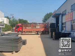 2023年8月7日锌钢百叶窗装车发货！