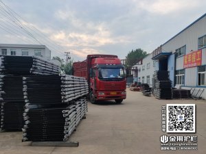 2023年8月26日锌钢百叶窗装车发货！