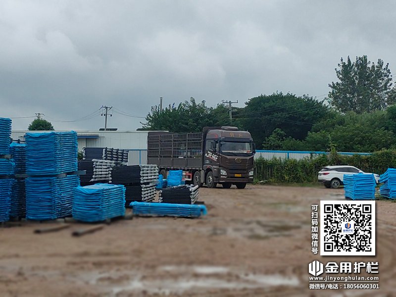 2023年9月13日锌钢阳台护栏装车发货! 2023年9月13日锌钢阳台护栏装车发货!