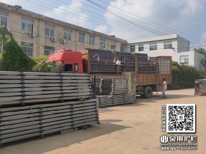 2023年10月12日锌钢百叶窗装车发货！