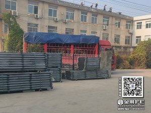 2023年10月19日锌钢百叶窗装车发货！