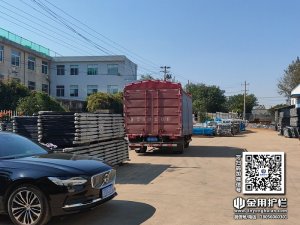 2023年10月25日锌钢百叶窗装车发货！