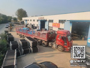 2023年10月28日锌钢组装护栏装车发货！