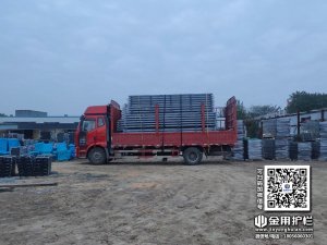 2023年11月15日锌钢阳台护栏装车发货！