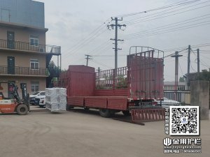 2024年4月17日锌钢空调护栏装车发货！