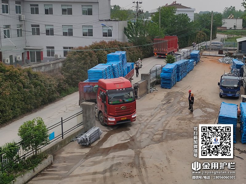 2024年4月20日锌钢阳台栏杆装车发货! 2024年4月20日锌钢阳台栏杆装车发货!