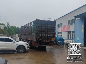 2024年4月30日锌钢百叶窗装车发货！