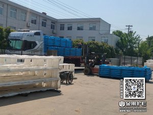 2024年5月17日锌钢阳台护栏装车发货!
