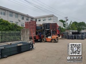 2024年6月7日锌钢围墙护栏装车发货！