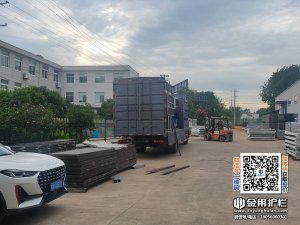 2024年7月17日铝合金百叶窗装车发货！