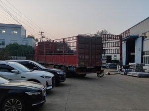 2024年10月25日锌钢百叶窗装车发货!