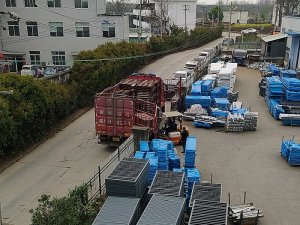 2025年3月28日铝合金百叶窗装车发货！