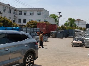 2025年4月23日小区锌钢栏杆装车发货！