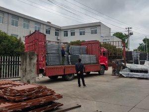 2025年5月10日锌钢楼梯栏杆装车发货！