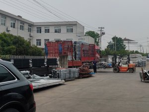 2025年5月22日锌钢连廊栏杆装车发货！