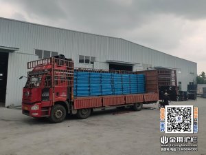 2025年7月11日锌钢阳台护栏装车发货！