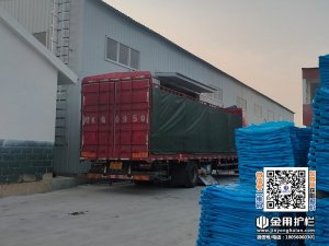 2025年7月14日锌钢阳台护栏装车发货！