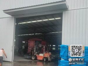 2025年8月1日铝合金百叶窗装车发货！