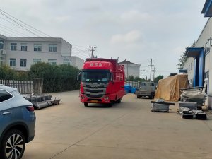 2025年9月23日锌钢百叶窗装车发货!