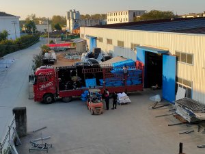 2025年10月24日锌钢围墙栏杆装车发货!