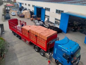 2025年10月29日锌钢百叶窗装车发货!