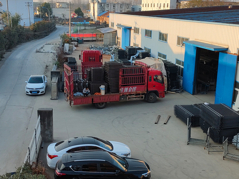 2025年12月5日锌钢护窗栏杆装车发货！